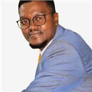 Professeur de Comptabilité, propose des cours de Comptabilité et même Finance en ligne, ayant un MBA en Finance Management.